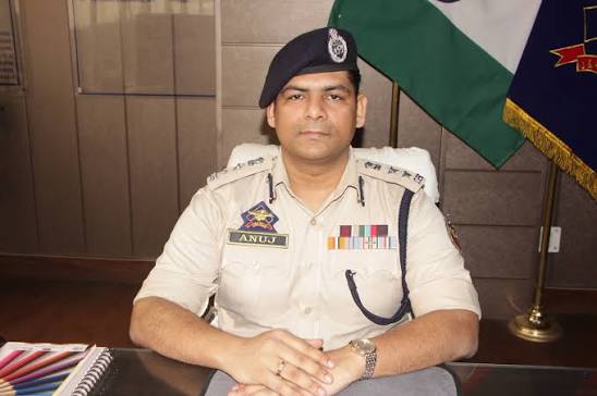 'SSP Samba Anuj Kumar in Action ;  SHO , SI, ASIs suspended '